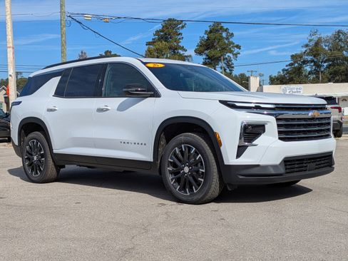 New 2026 Chevrolet Traverse LT w/ Sun and Wheel Package image 2