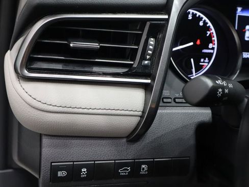 Used 2023 Toyota Camry SE image 17