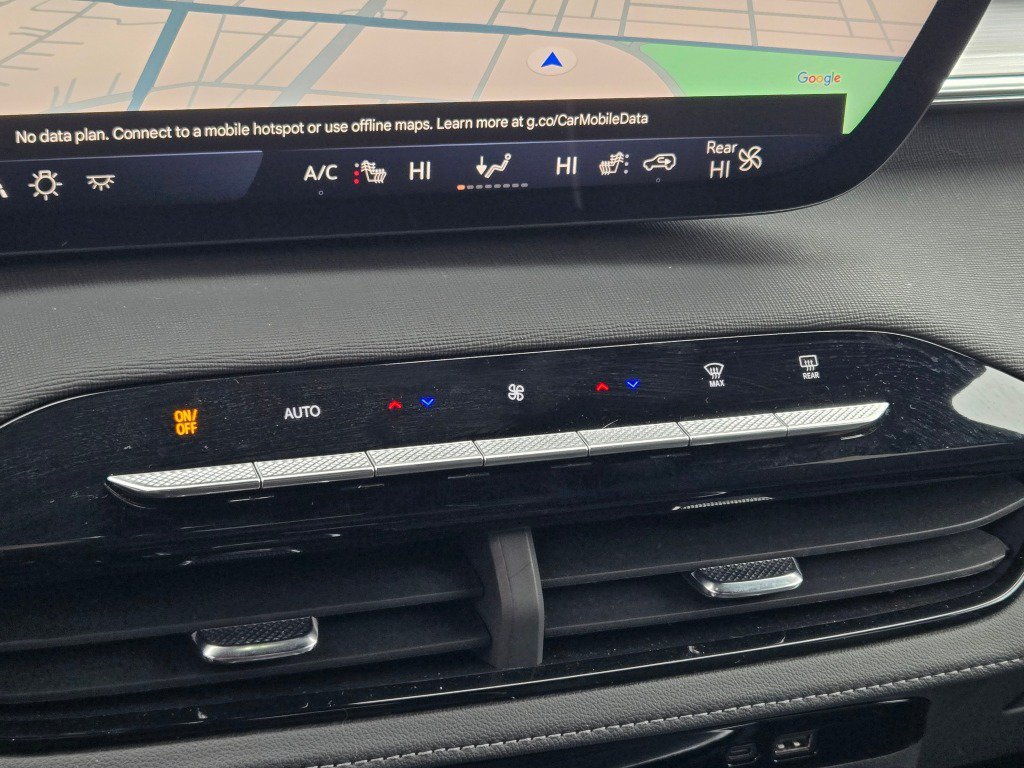 Certified 2025 Buick Enclave Preferred FWD image 29