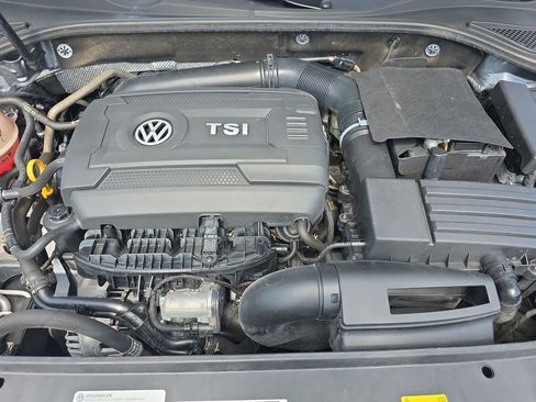 Used 2017 Volkswagen Passat 1.8T SE FWD image 32