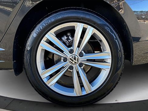 Used 2024 Volkswagen Jetta SE image 33