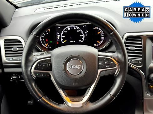 Used 2020 Jeep Grand Cherokee Laredo image 20