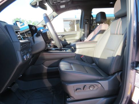 Used 2025 Chevrolet Tahoe RST w/ Comfort Package AWD/4WD image 16