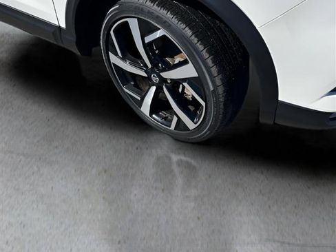Used 2022 Nissan Rogue Sport SL w/ Premium Package image 9