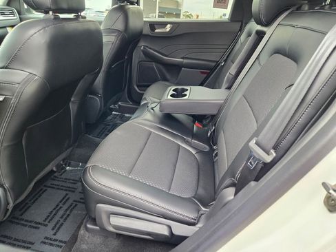 Used 2024 Ford Escape SE image 17