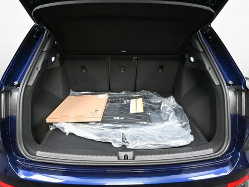 New 2025 Audi Q4 e-tron Prestige image 28