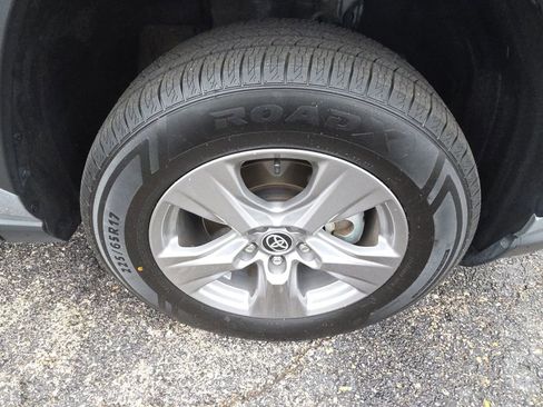 Used 2025 Toyota RAV4 XLE FWD image 10