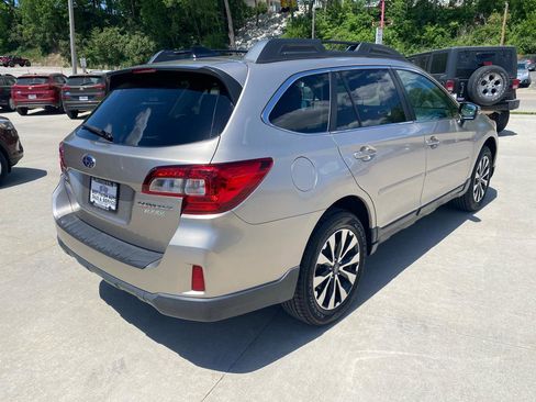 Used 2016 Subaru Outback 2.5i Limited AWD/4WD image 6