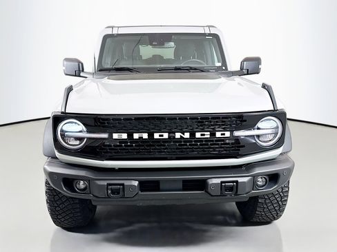 Used 2023 Ford Bronco Wildtrak image 2