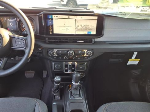 New 2025 Jeep Gladiator Sport image 25