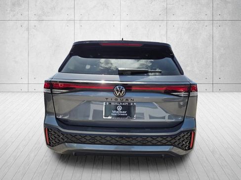 New 2026 Volkswagen Tiguan SE R-Line FWD image 4