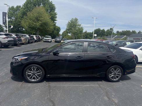 Used 2023 Kia Forte GT-Line FWD image 2