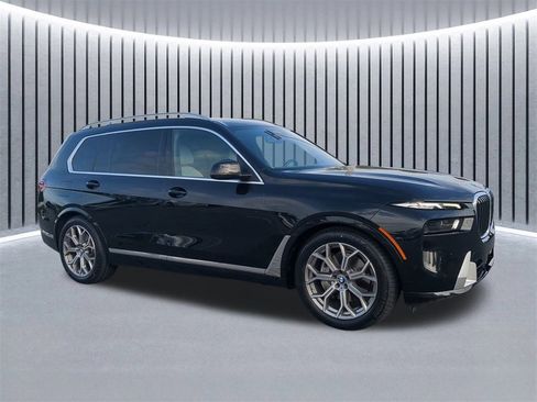 Certified 2023 BMW X7 xDrive40i w/ Parking Assistance Package image 3