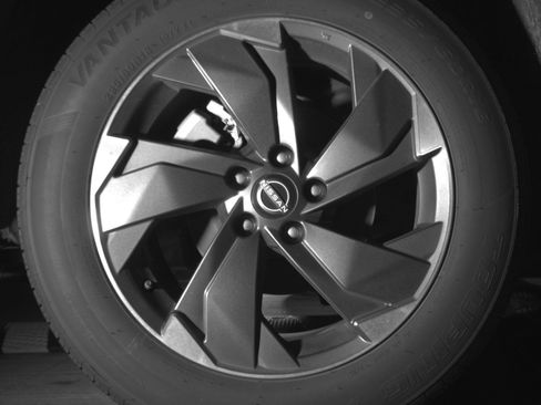 Used 2025 Nissan Rogue SV image 15