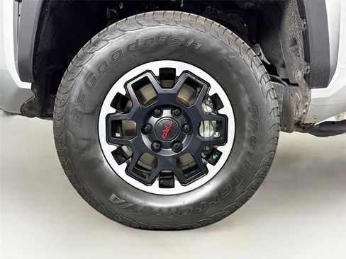 Used 2024 Toyota Tacoma SR5 image 12