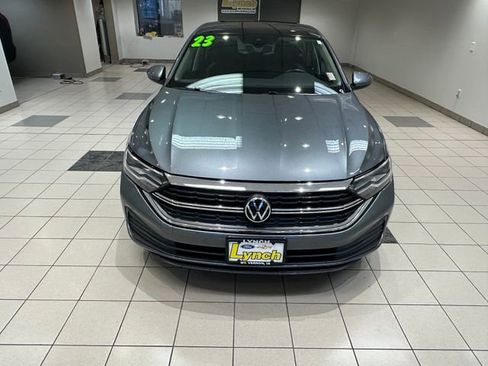Used 2023 Volkswagen Jetta SE FWD image 22