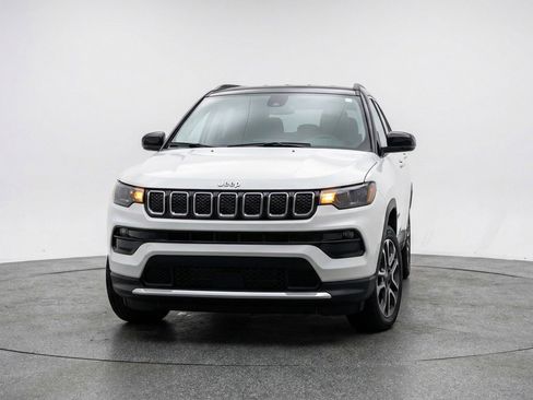 Used 2025 Jeep Compass Limited image 2