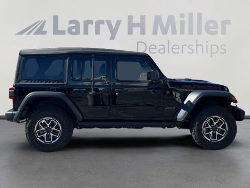 Used 2025 Jeep Wrangler Unlimited Rubicon w/ Steel Bumper Group image 6