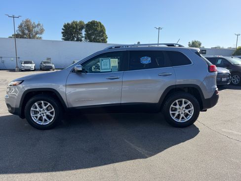 Used 2014 Jeep Cherokee Latitude AWD/4WD image 4