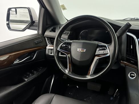 Used 2019 Cadillac Escalade Luxury image 29
