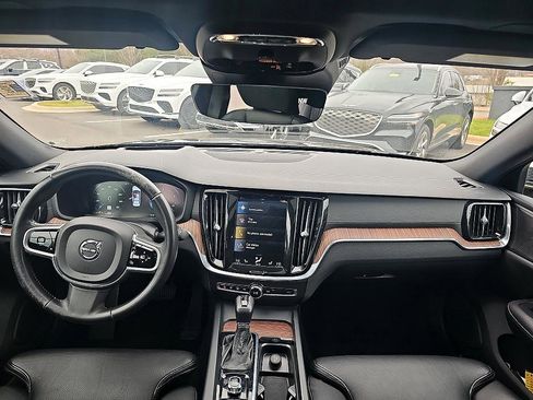 Used 2020 Volvo S60 T6 Inscription image 35