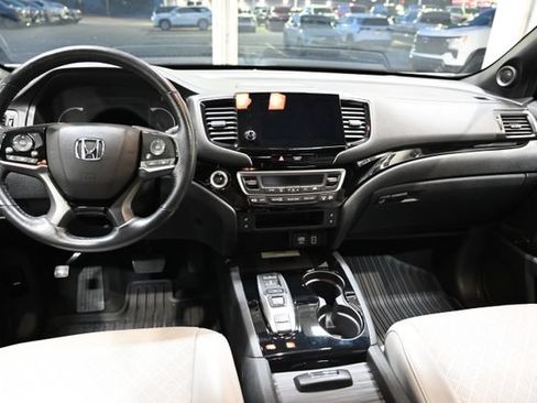 Used 2021 Honda Passport Elite image 12