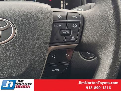 Used 2025 Toyota Camry LE image 29