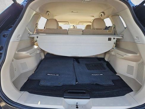 Used 2017 Nissan Rogue SV w/ SV Premium Package image 17