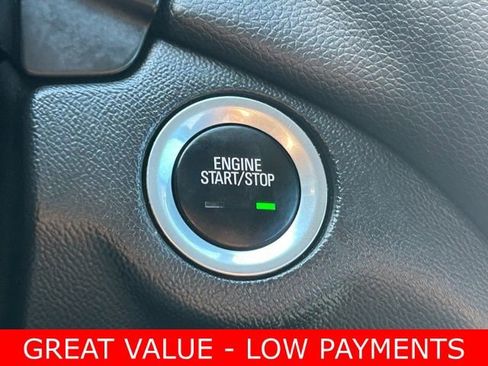 Used 2018 Chevrolet Equinox LT image 21