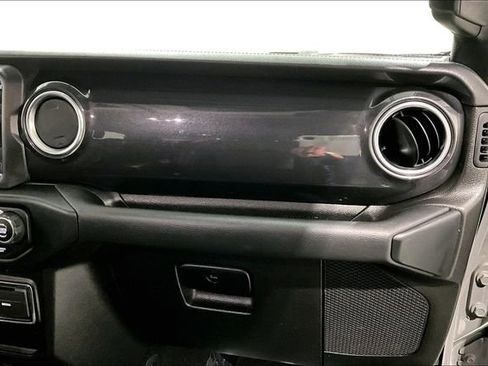 Used 2021 Jeep Wrangler Unlimited Sahara image 28