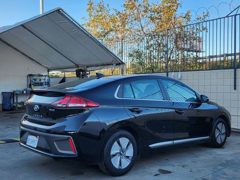 Used 2021 Hyundai Ioniq SE image 13