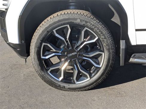 New 2025 GMC Sierra EV Denali image 9