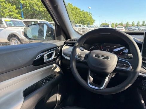 Used 2024 Jeep Compass Limited AWD/4WD image 19