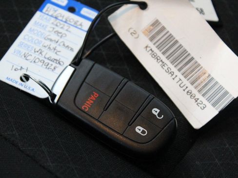 Used 2022 Jeep Grand Cherokee Laredo E AWD/4WD image 23
