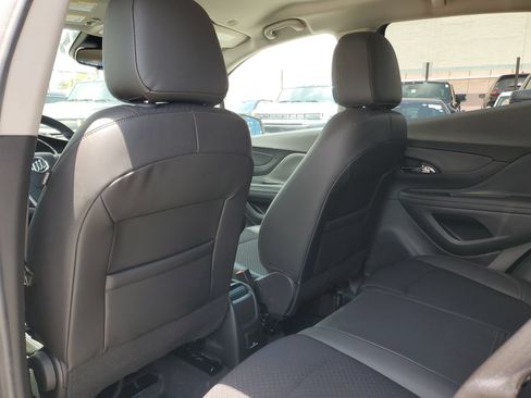 Used 2022 Buick Encore Preferred w/ Safety Package FWD image 10