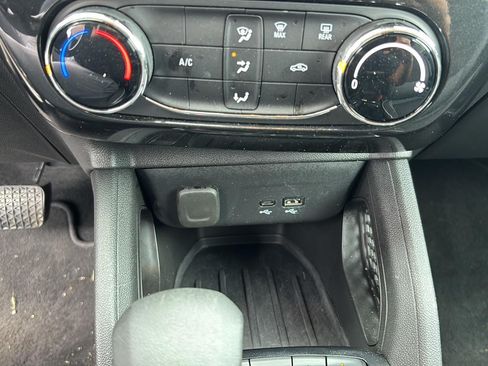 Used 2025 Chevrolet TrailBlazer LT AWD/4WD image 15