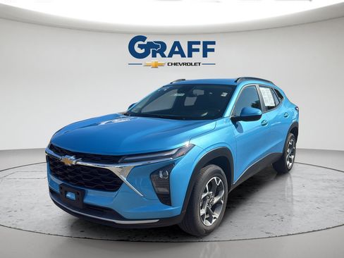 Used 2025 Chevrolet Trax LT w/ Driver Confidence Package FWD image 1