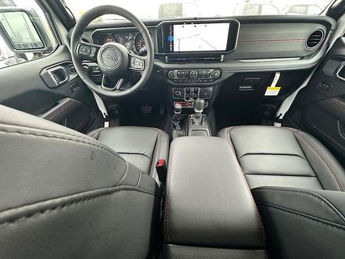 New 2026 Jeep Wrangler Unlimited Rubicon w/ Xtreme 35 Tire Package image 23