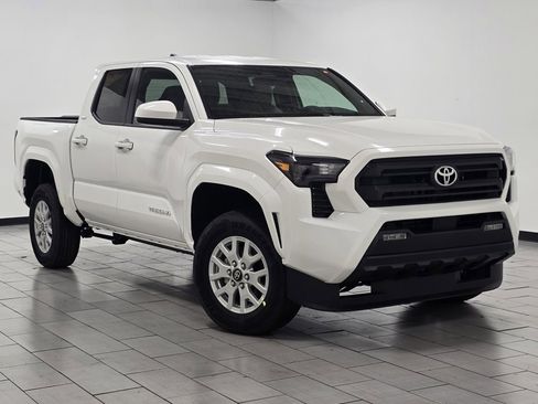New 2026 Toyota Tacoma SR5 image 2