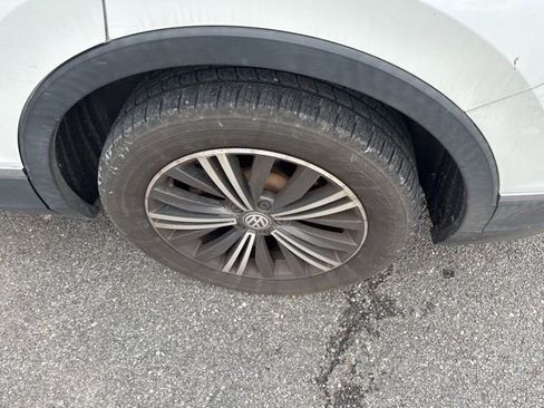 Used 2018 Volkswagen Tiguan SEL image 15
