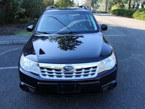 Used 2011 Subaru Forester 2.5X Premium w/ All-Weather Pkg image 10