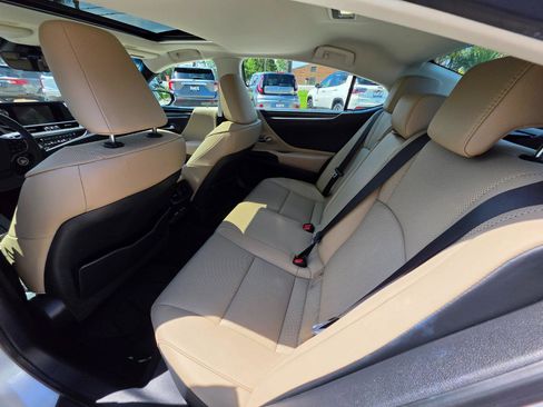 Used 2021 Lexus ES 350 w/ Accessory Package FWD image 10