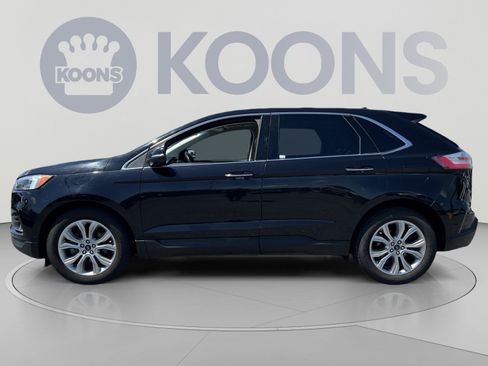 Used 2019 Ford Edge Titanium w/ Equipment Group 301A FWD image 2