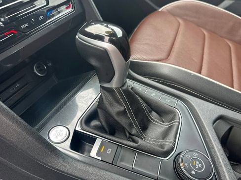 Used 2023 Volkswagen Tiguan SEL R-Line AWD/4WD image 32