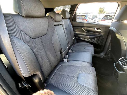 Used 2019 Hyundai Santa Fe SE image 17