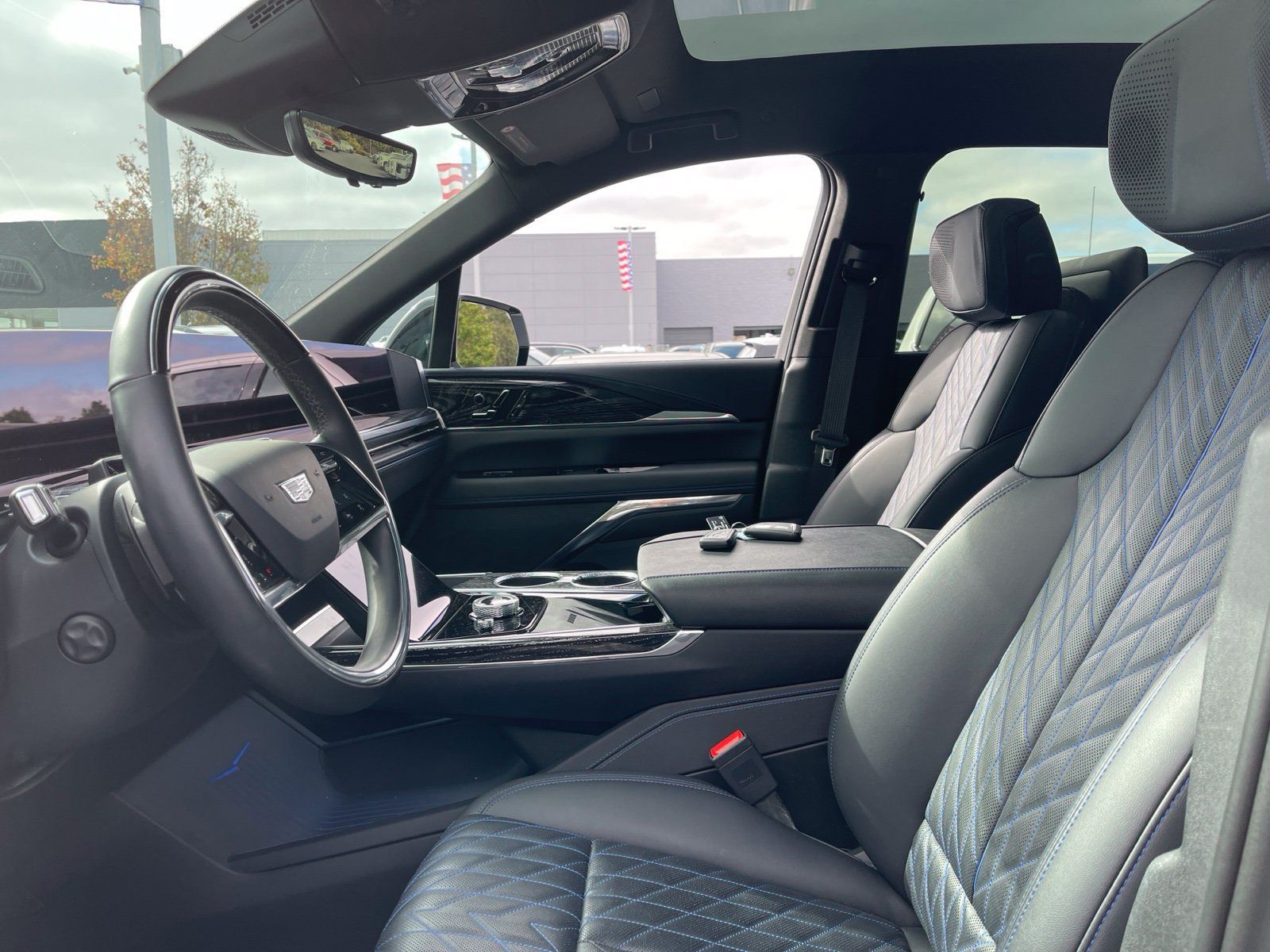 Used 2025 Cadillac Escalade IQ Sport 1 w/ Smart Trailering package AWD/4WD image 5
