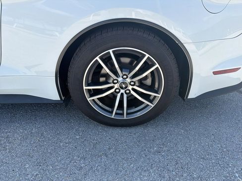 Used 2017 Ford Mustang Premium image 11