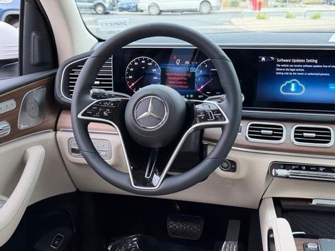 New 2026 Mercedes-Benz GLS 450 4MATIC image 21