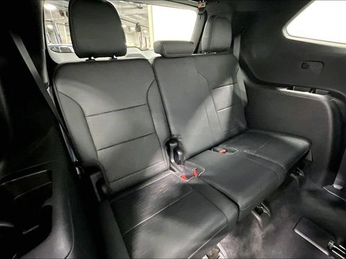 Used 2025 Buick Enclave Sport Touring FWD image 33