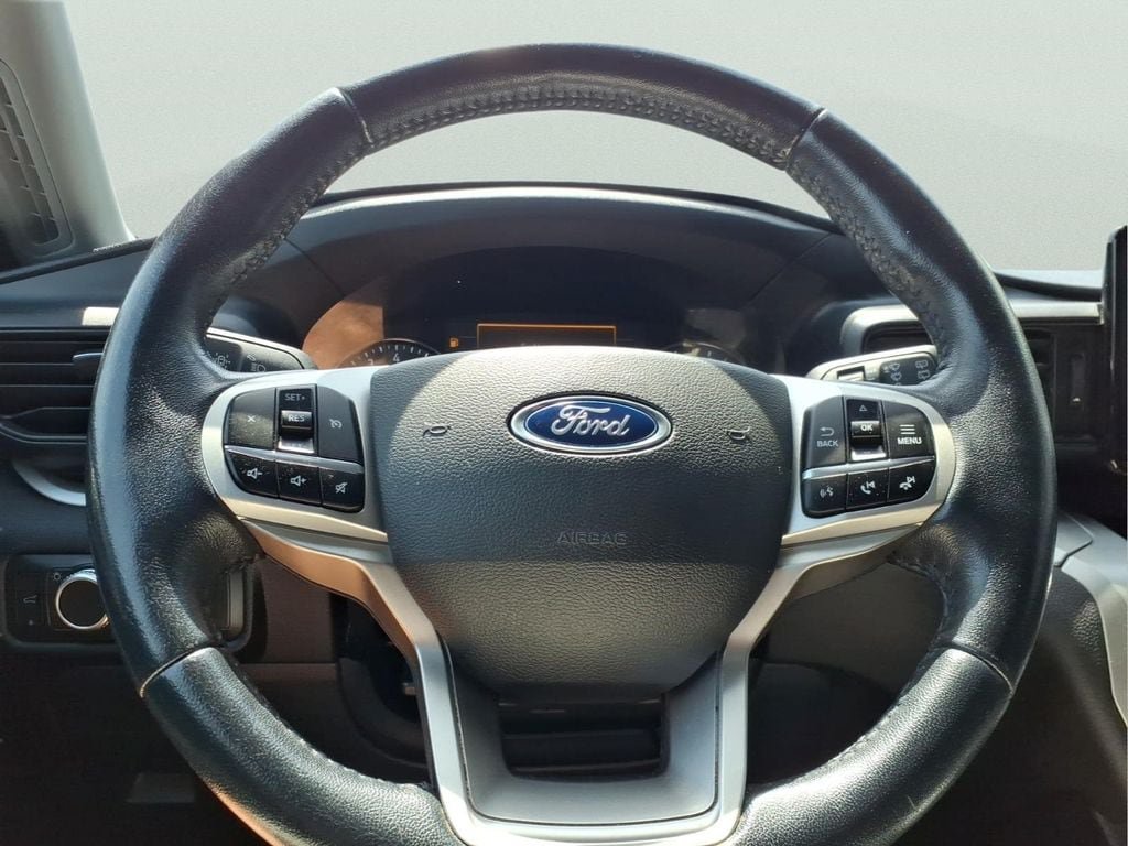 Used 2022 Ford Explorer XLT AWD/4WD image 30
